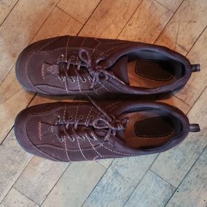 Brown Earth Origins shoes. Women's size 9.